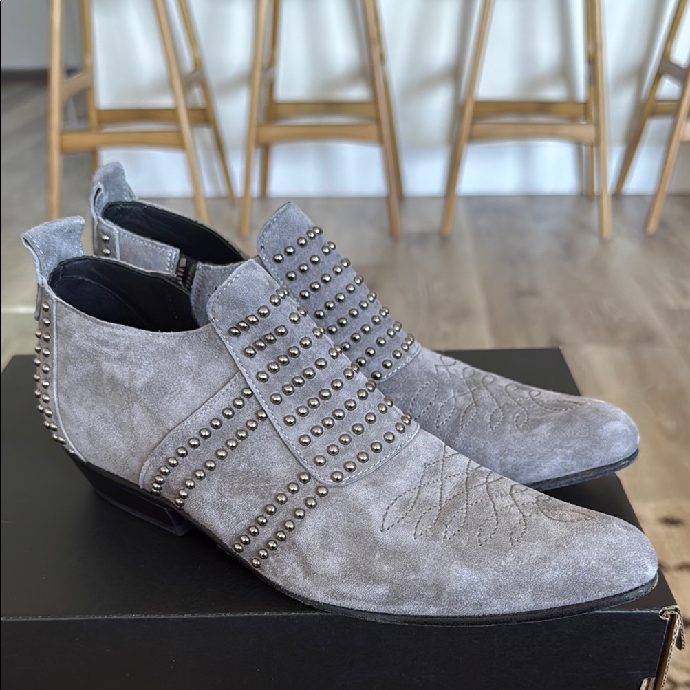 Studded Gray Men's Shoes
